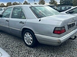 Mercedes-Benz E 320 1995 y Sedan