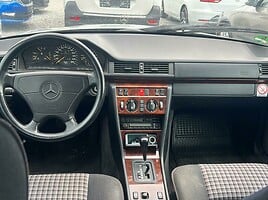 Mercedes-Benz E 320 1995 y Sedan