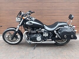 Triumph Speedmaster 2012 y Chopper / Cruiser / Custom motorcycle