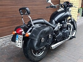 Triumph Speedmaster 2012 y Chopper / Cruiser / Custom motorcycle