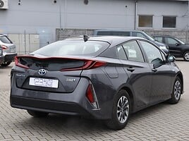 Toyota Prius 2018 y Sedan