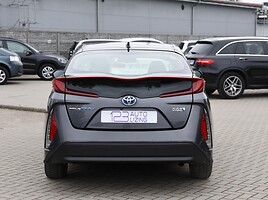 Toyota Prius 2018 y Sedan