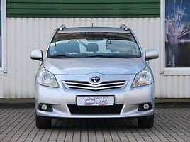 Toyota Verso 2012 г Минивэн