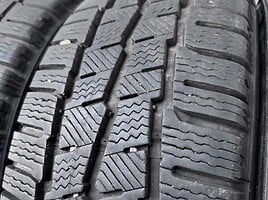 Michelin 119/121 R16C 