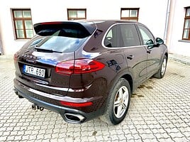 Porsche Cayenne 2017 y Off-road / Crossover