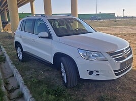 Volkswagen Tiguan 2008 г Внедорожник / Кроссовер