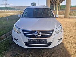 Volkswagen Tiguan 2008 г Внедорожник / Кроссовер