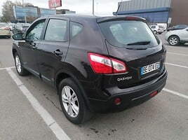 Nissan Qashqai 2010 y Off-road / Crossover