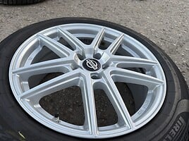 Nissan Siunciam, 8J ET35 light alloy R18 rims