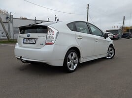 Toyota Prius 2010 г Хэтчбек