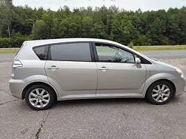 Toyota Corolla Verso 2005 г Универсал