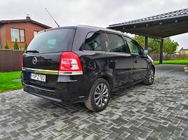 Opel Zafira 2011 г Минивэн