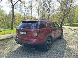 Ford Explorer 2013 г Внедорожник / Кроссовер