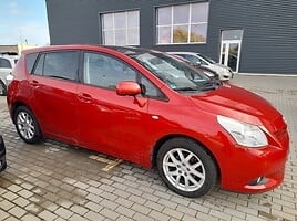 Toyota Verso 2012 г Минивэн