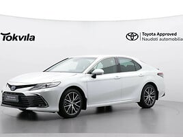 Toyota Camry Sedanas 2024