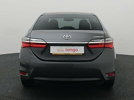 Toyota Corolla 2018 г Седан