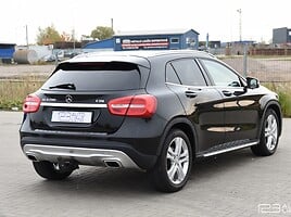 Mercedes-Benz GLA200 2014 y Off-road / Crossover