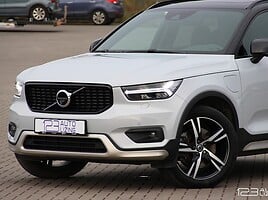 Volvo XC40 2021 г Внедорожник / Кроссовер