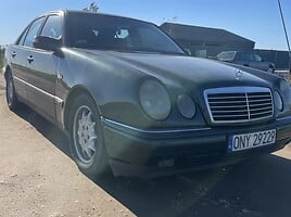 Mercedes-Benz E 290 W210 1996 y