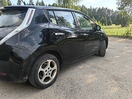 Nissan Leaf 2012 y Off-road / Crossover