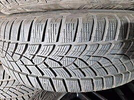 Goodyear 8mm kaip naujos R17 winter tyres passanger car