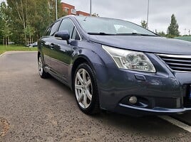 Toyota Avensis 2010 y Wagon