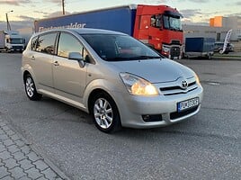 Toyota Corolla Verso 2007 г Минивэн