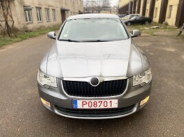 Skoda Superb 2012 y Sedan