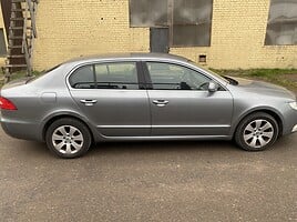 Skoda Superb 2012 y Sedan