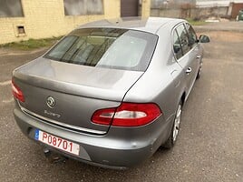 Skoda Superb 2012 y Sedan