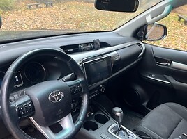 Toyota Hilux VIII D-4D LEGEND 4WD 2017 г