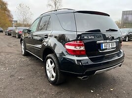 Mercedes-Benz ML 320 2005 г Внедорожник / Кроссовер