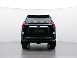 Toyota Land Cruiser 2022 y Off-road / Crossover