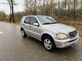 Mercedes-Benz ML 270 2002 y Off-road / Crossover