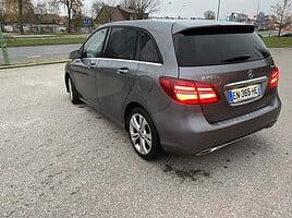 Mercedes-Benz B 220 2017 y Hatchback