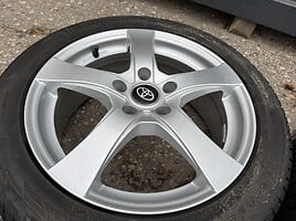 Toyota Siunciam, 7J ET48 light alloy R17 rims