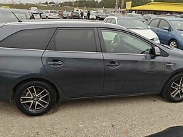 Toyota Auris 2014 m Universalas