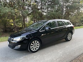 Opel Astra J 2011 y