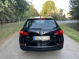 Opel Astra J 2011 y