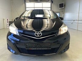 Toyota Yaris 2013 г Хэтчбек