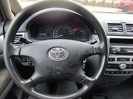 Toyota Avensis Verso 2003 г Минивэн