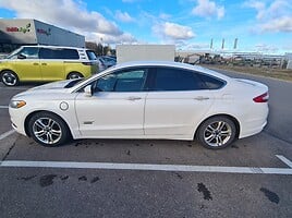 Ford Fusion II 2016 y