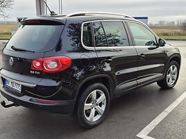 Volkswagen Tiguan 2008 г Внедорожник / Кроссовер