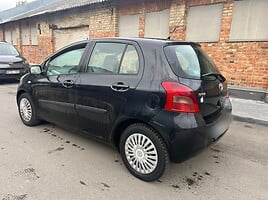 Toyota Yaris II 2006 г