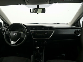 Toyota Auris D-4D 2013 г