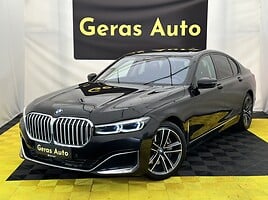 BMW 730 Sedanas 2021