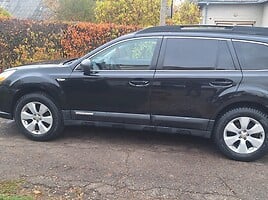 Subaru OUTBACK 2010 y Sedan