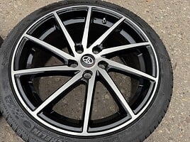 Toyota Siunciam, 8.5J ET54 light alloy R19 rims