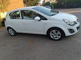 Opel Corsa 2013 г Хэтчбек