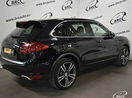 Porsche Cayenne A/T 2010 г